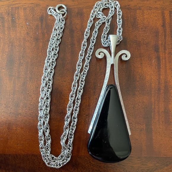 Vintage Avon Black & Silver tone Ornate necklace - Picture 1 of 4